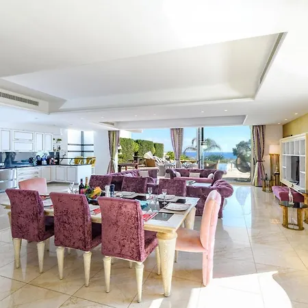 Villa Lombardi Seafront *
